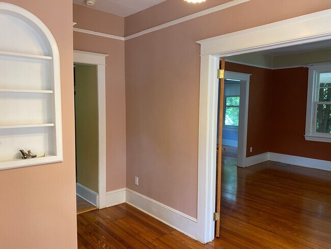 Building Photo - 15 Sterling Ct