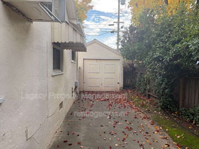 Building Photo - 5340 U St