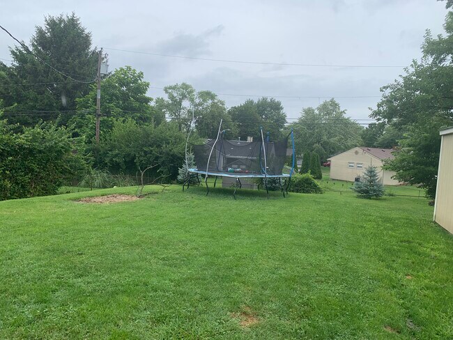 Building Photo - 2846 Kerwood Dr