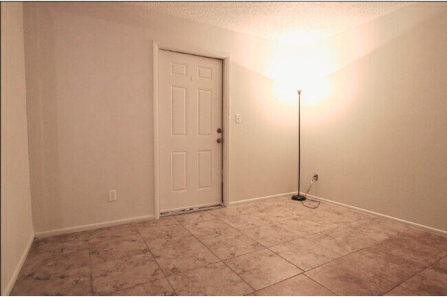 Foto del edificio - 1704 E 6th Ave