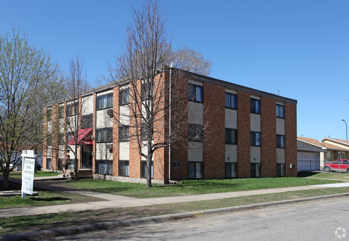 Primary Photo - 744 Polk St NE