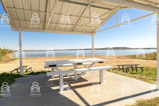 Foto del edificio - 104 Harbor Dr