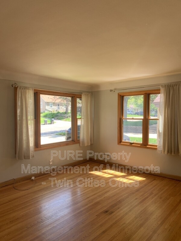 Foto del edificio - 3552 Stinson Blvd