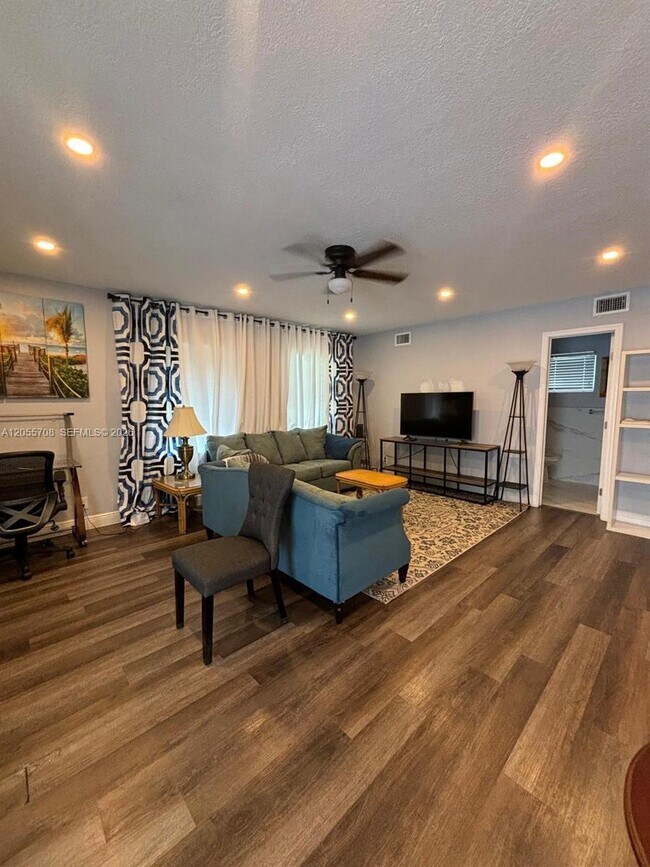 Foto del edificio - 1509 N Andrews Ave