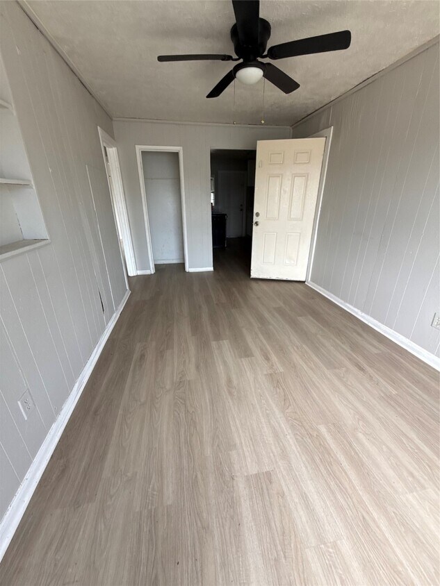 Foto principal - 126 W 6th St