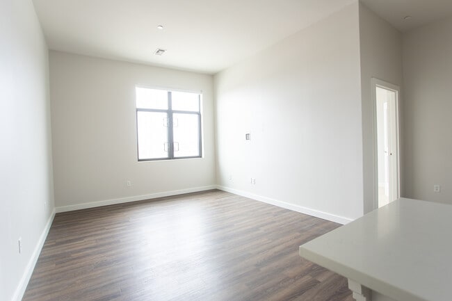 Building Photo - SEVEN6MAIN