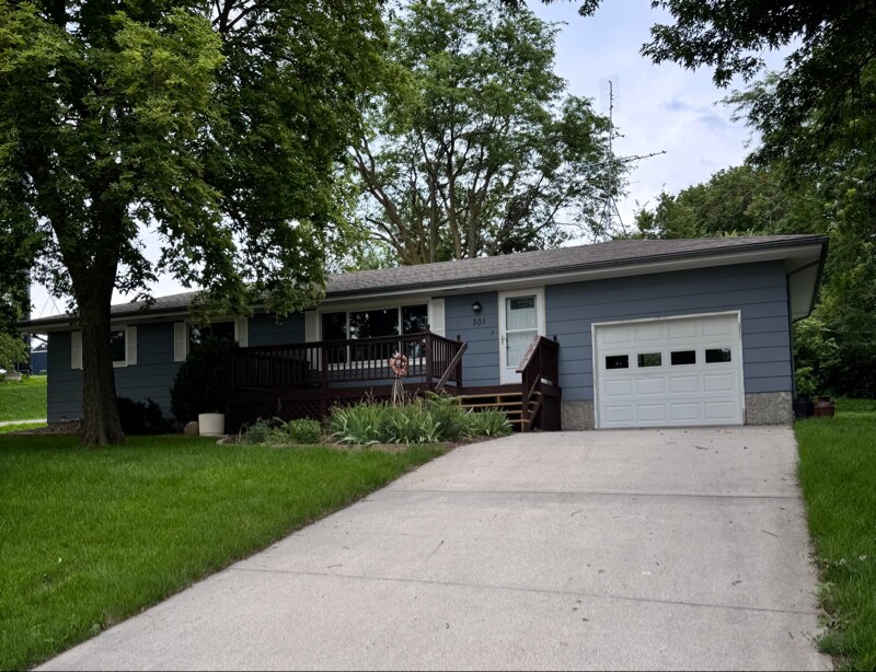 Foto principal - 301 3rd St