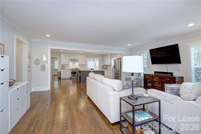 Foto del edificio - 3215 Cambridge Rd