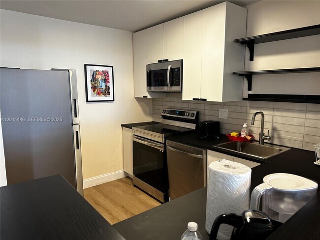 Foto del edificio - 2821 N Miami Beach Blvd