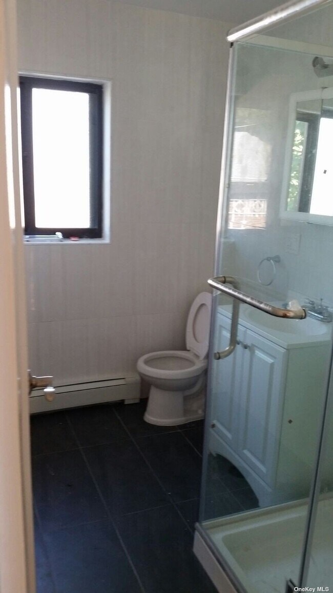 Foto del edificio - 83-35 Daniels St