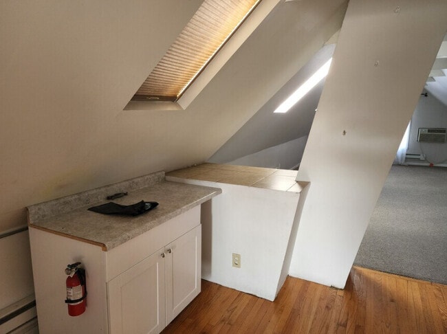 Building Photo - 1211 Highland Ave