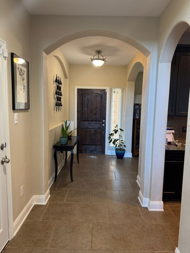 Building Photo - 517 Whittmen Ave