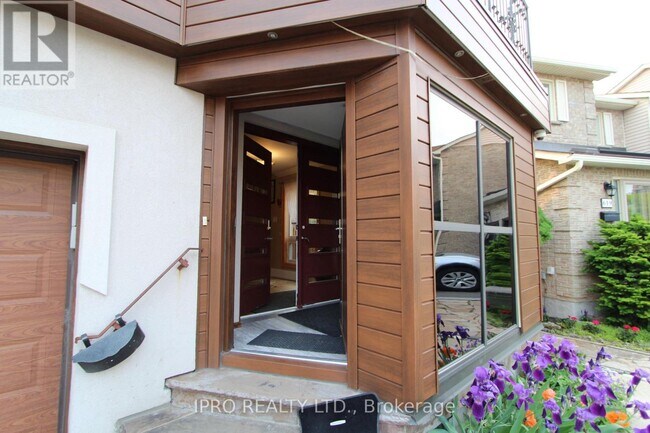 Building Photo - 623 Hartfordshire Ln