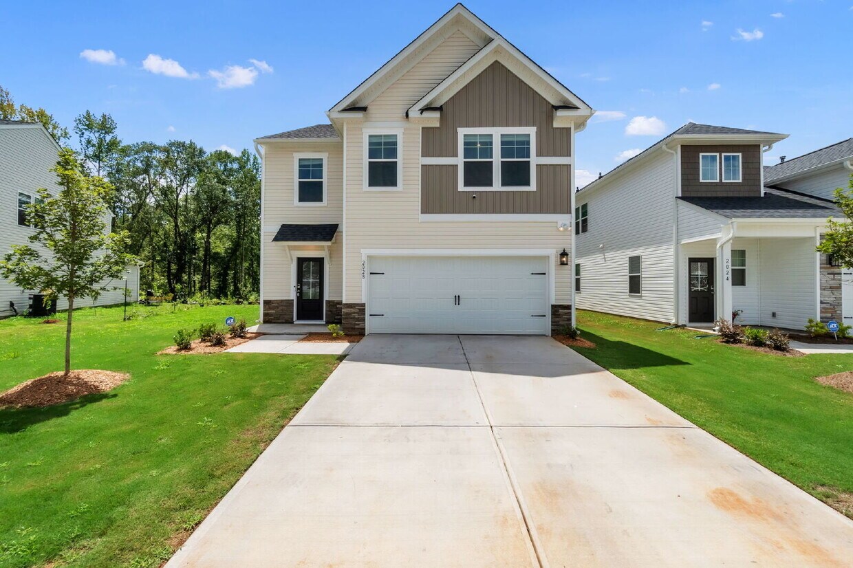 Foto principal - PRICE DROP! Spacious Westbriar Woods Home ...