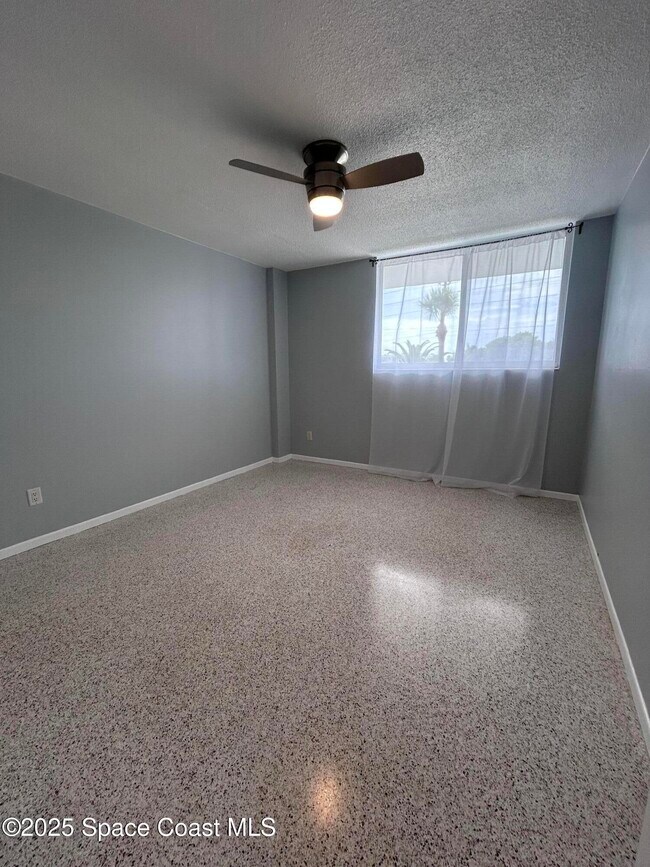 Foto del edificio - 3190 N Atlantic Ave