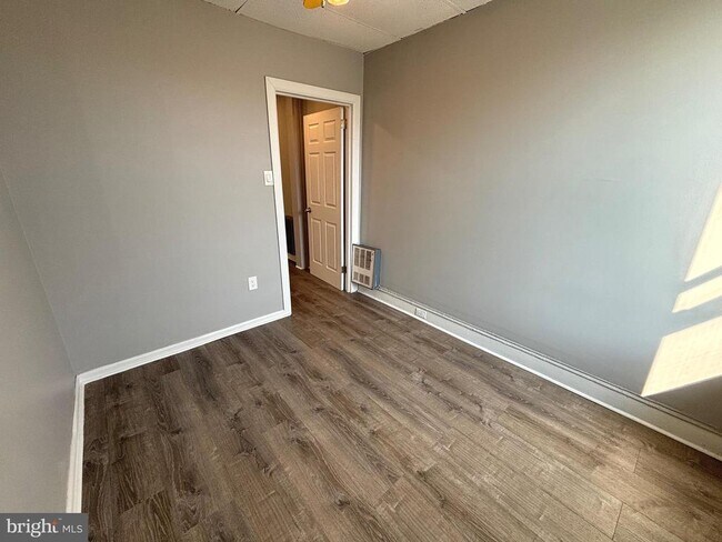 Foto del edificio - 2213 W Tioga St