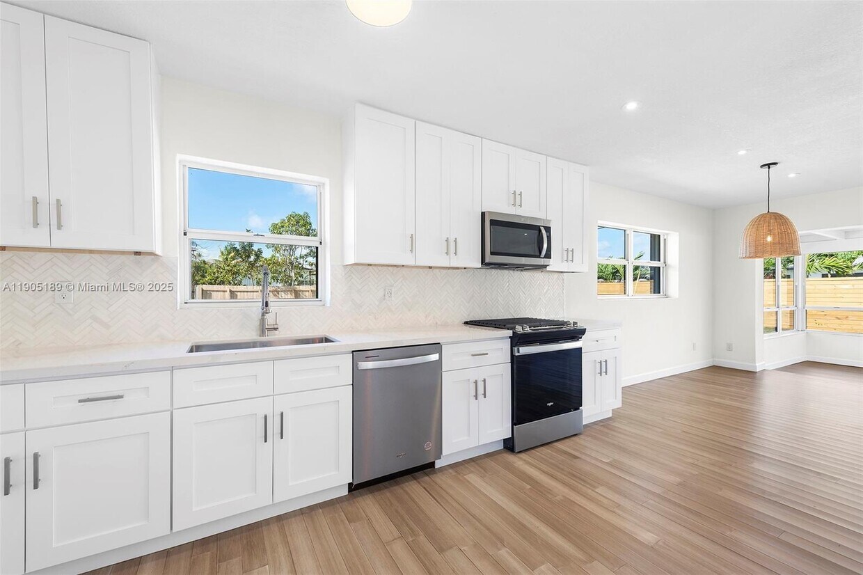 Foto principal - 9411 Jamaica Dr