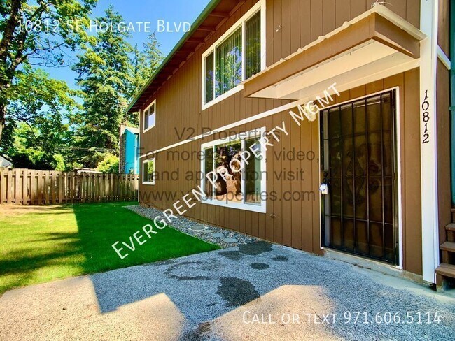 Building Photo - Stunning 2BD x 1BA Home | $1,495 with spac...