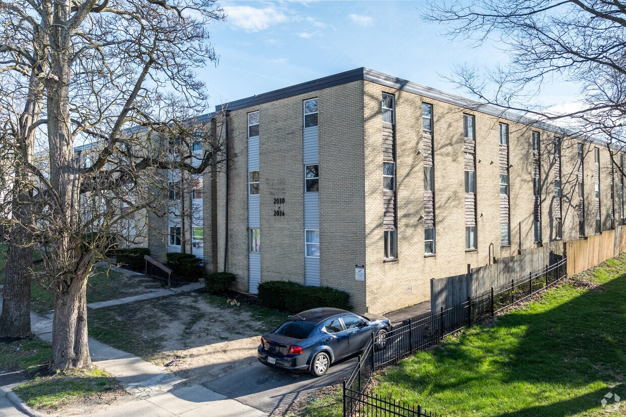 Primary Photo - Catalpa Manor