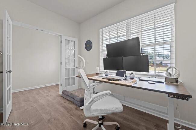 Building Photo - 280 Roberts Pl