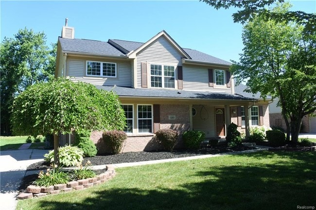 Building Photo - 1201 Hendrie