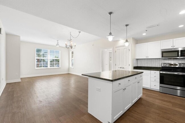 Building Photo - 536 Bahia Beach Blvd