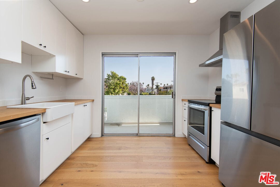 Primary Photo - 5935 Chula Vista Way