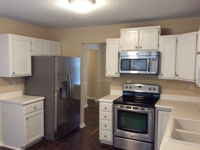 Building Photo - 12127 Landing Green Dr