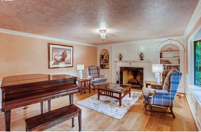 Formal Living Room - 7280 SW Hunt Club Dr