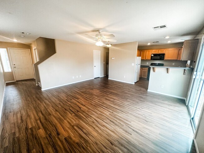 Foto del edificio - Beautiful 3 bedroom 2 bathroom home in Sou...