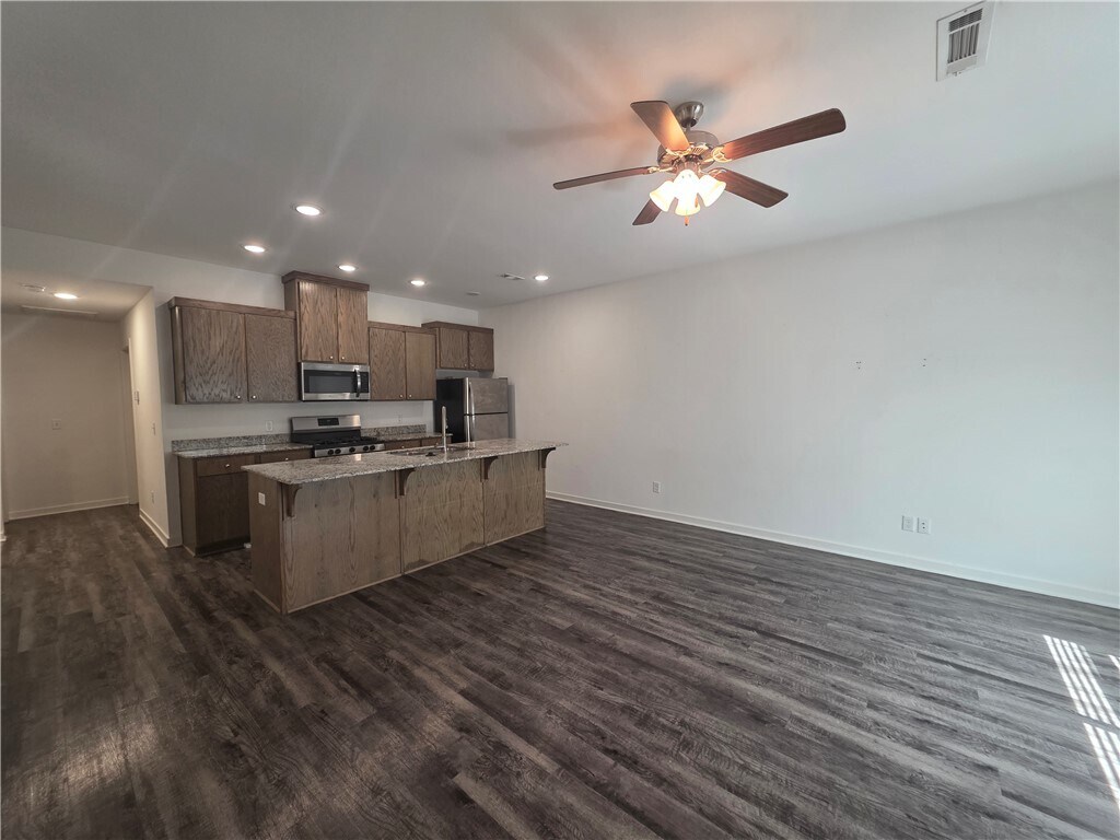 Foto del edificio - 320 Westbrook Ct