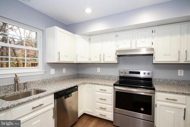 Building Photo - 9432 Loch Leven Ct