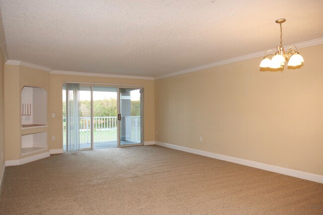 Foto del edificio - 2/2 in Hunters Creek gated community avail...