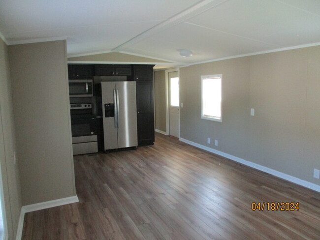Foto del edificio - 24671 Ridgecrest Rd