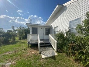 Building Photo - 606 Florida Ave