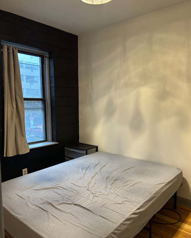 Foto del edificio - 65 Burbank St