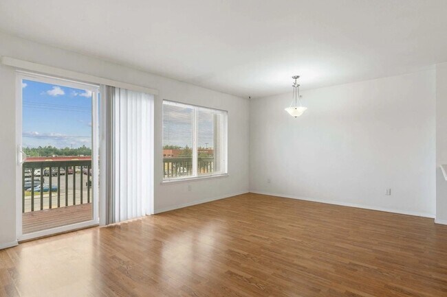 Foto del edificio - 9905 William Jones Cir