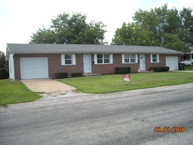 633 Mark Drive 62298 - 633 Mark Dr