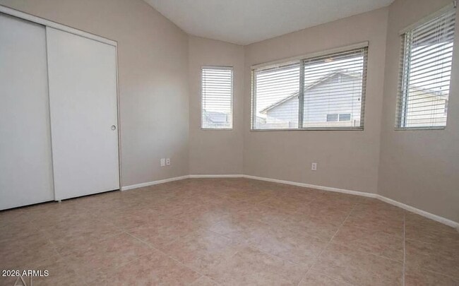 Building Photo - 6233 E Carolina Dr