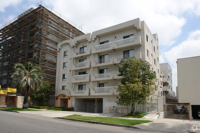 Building Photo - 714 S Serrano Ave