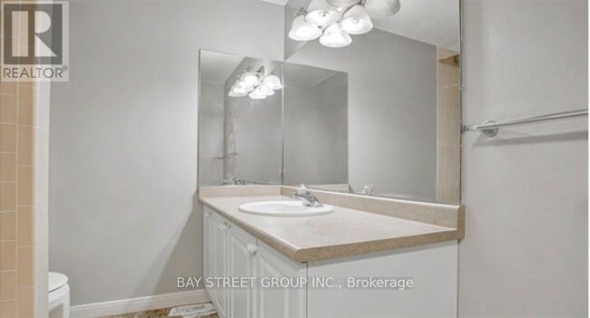 Building Photo - 66 Walter Ave