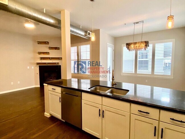 Foto del edificio - 1489 Steele St