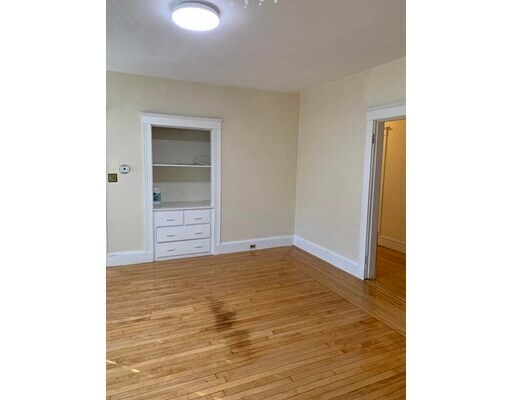 Primary Photo - 20 Sterling St