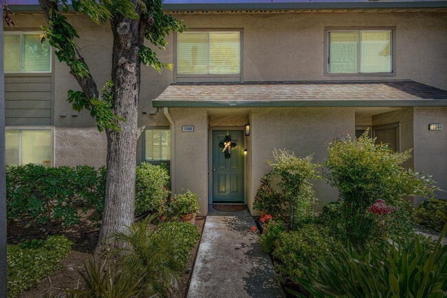 Building Photo - "Luxury Waterfront Living: Spacious 1-Bedroom Furnished Apartment with Hardwood Floors in San Jose"