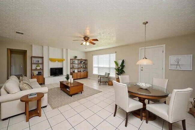Foto del edificio - 7407 W Fuqua St