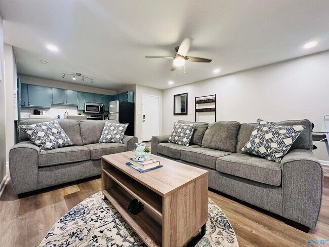 Building Photo - 6612 Willow Pointe Dr NW