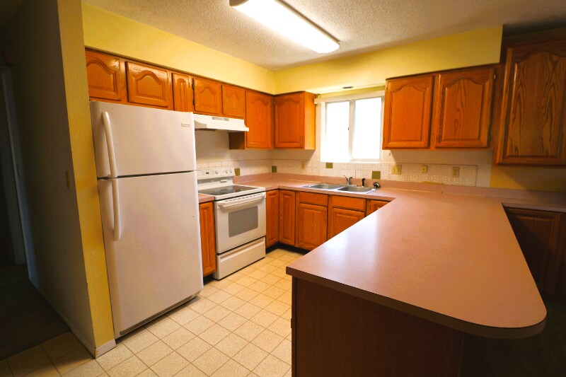 Primary Photo - 714 S 16th Ave