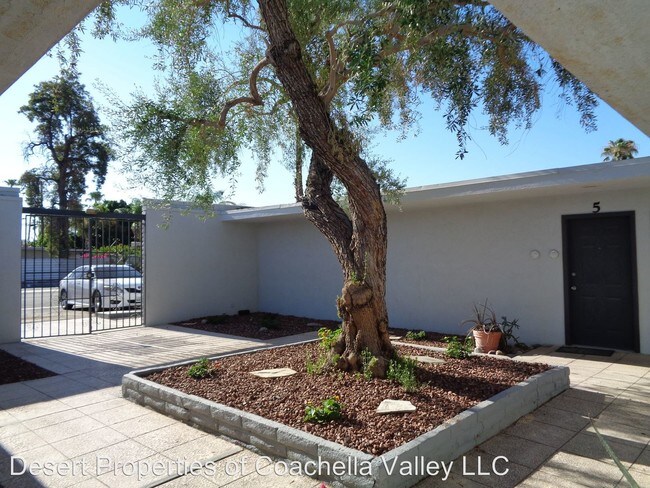 Building Photo - 535 S Mountain View Dr