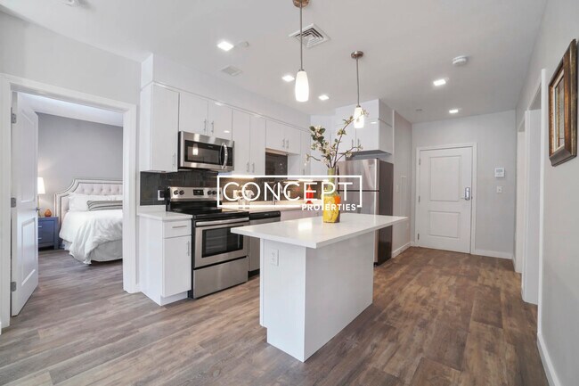 Foto del edificio - 98 Bishop Allen Dr