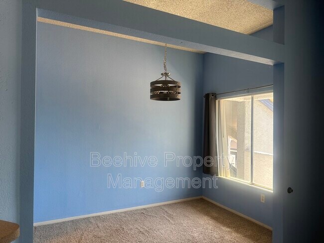 Foto del edificio - 1331 W Baseline Rd